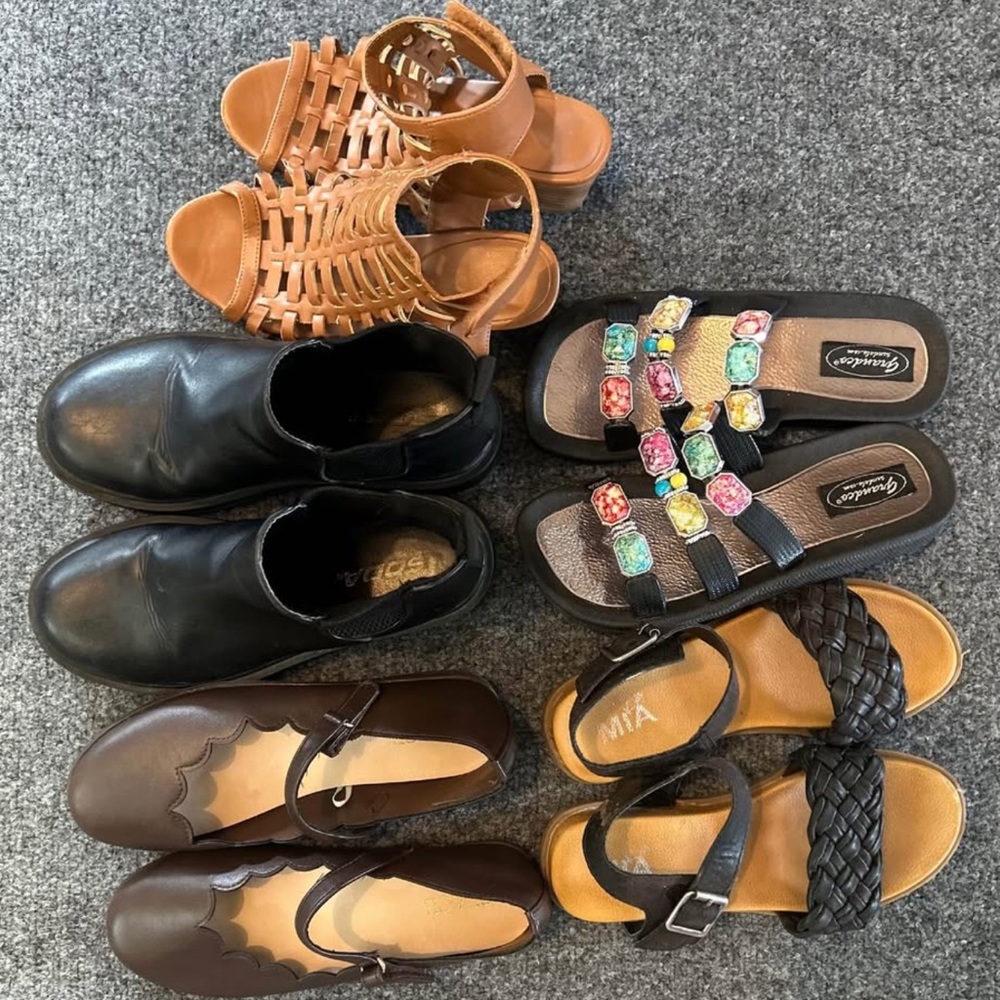 Girls SZ 2&3 Shoes 5 Pair $20 for ALL